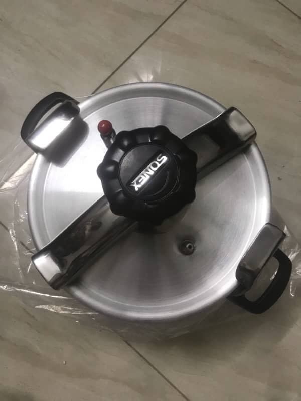 Sonex Pressure Cooker 0