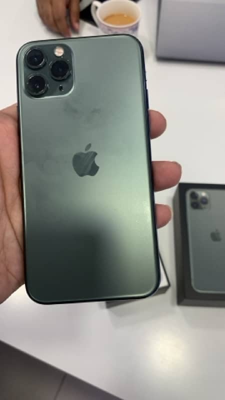 iphone 11 pro 64gb 84% health with box 4