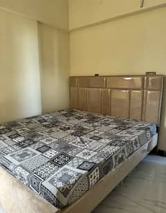 king size bed with mattress