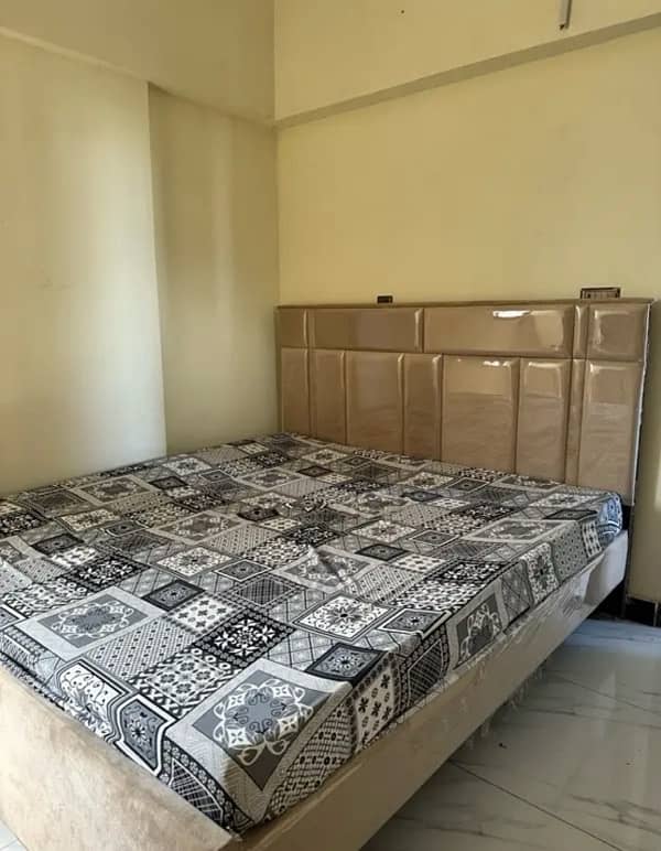 mattress available with bed 0