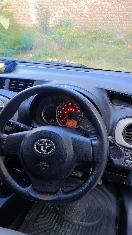 Toyota Vitz 2013 For Sale In very Good Condition 7