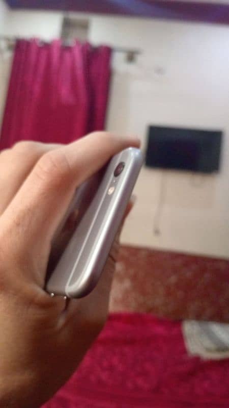 iphone 6s 64Gb urgent sale Non pta. 3