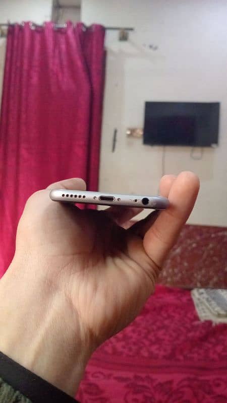 iphone 6s 64Gb urgent sale Non pta. 4