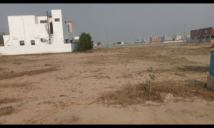 1 Kanal Top Location Plot located on next to corner and 150' Road as well as ROAD Level available for sale. 0