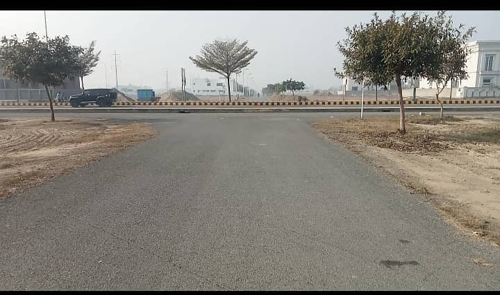 1 Kanal Top Location Plot located on next to corner and 150' Road as well as ROAD Level available for sale. 1