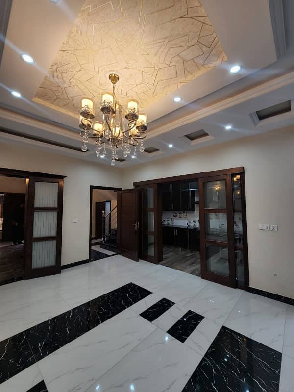 10 MARLA PORTION FOR RENT AT THE PRIME LOCATION OF JOHAR TOWN NEAR JINNAH HOSPITAL 10