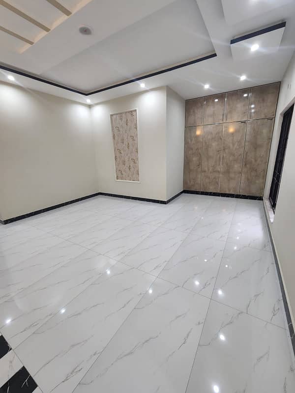 10 MARLA PORTION FOR RENT AT THE PRIME LOCATION OF JOHAR TOWN NEAR JINNAH HOSPITAL 12