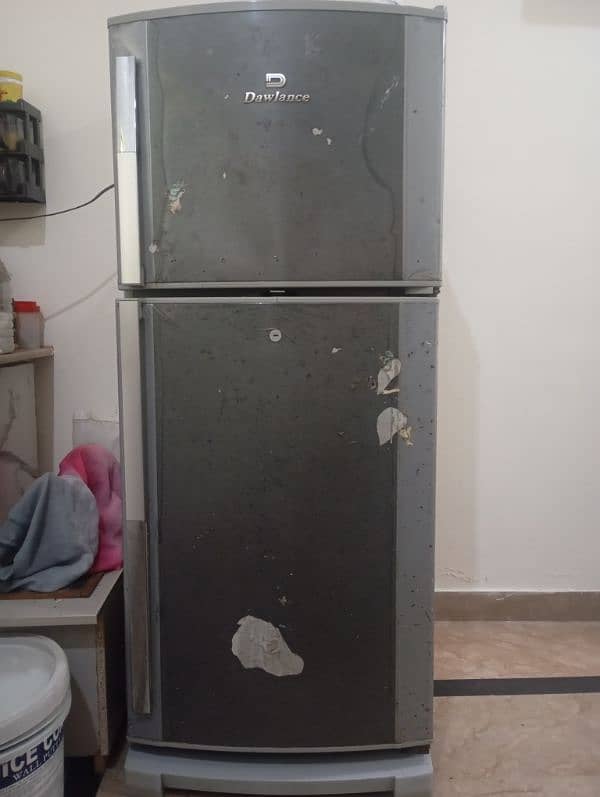 dawlance Medium size fridge for sale good condition 2