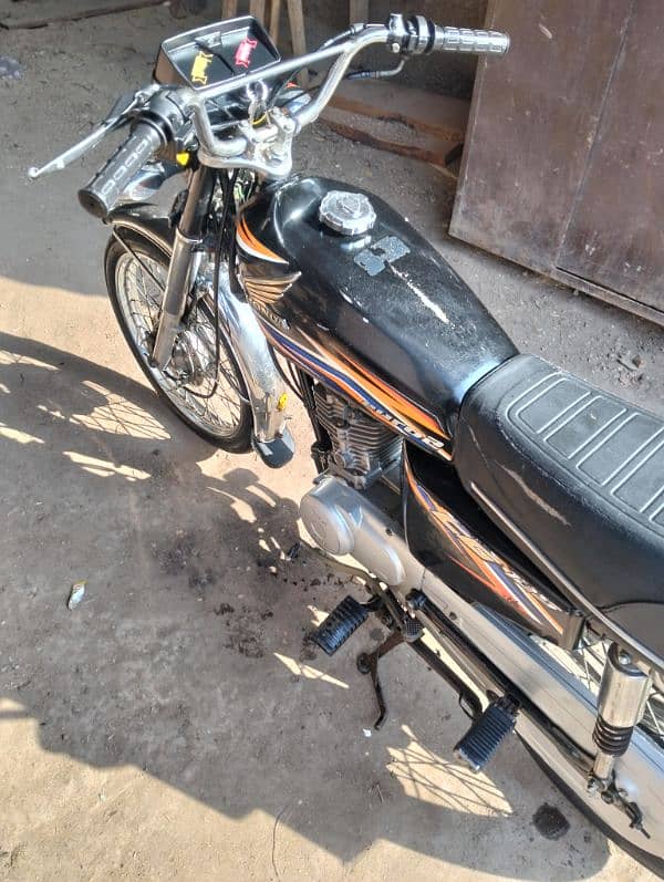 2018 model Honda125 black colour for sale 0