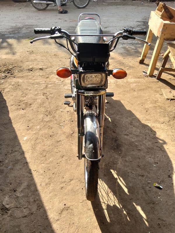 2018 model Honda125 black colour for sale 8