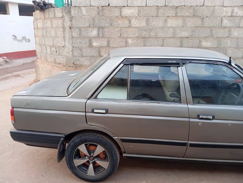 Nissan Sunny 1987 3