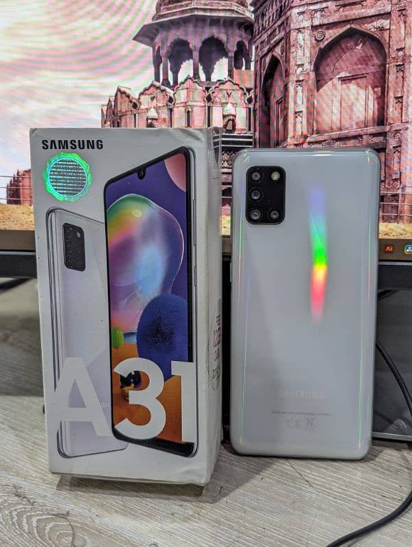 Samsung Galaxy A31 with Box and original accessories 0