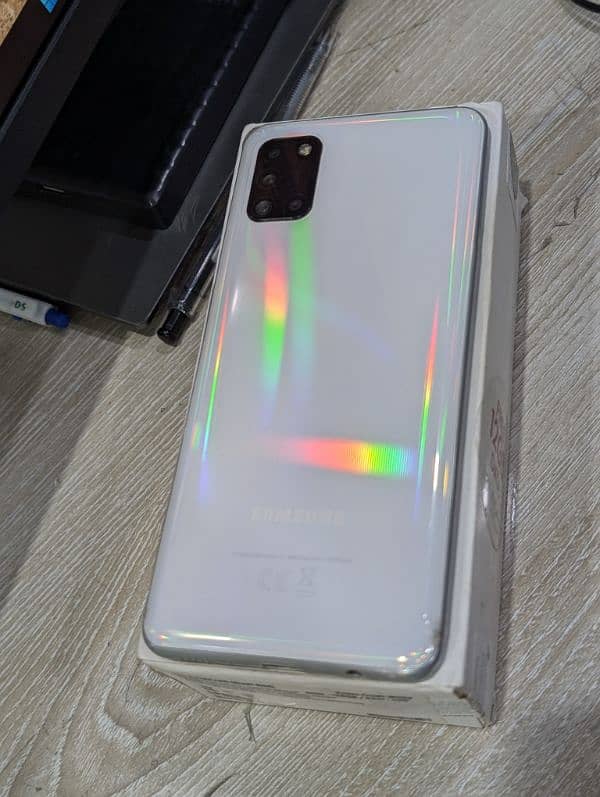 Samsung Galaxy A31 with Box and original accessories 1