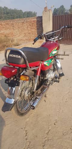 cd 70 bilkul saaf bike hn