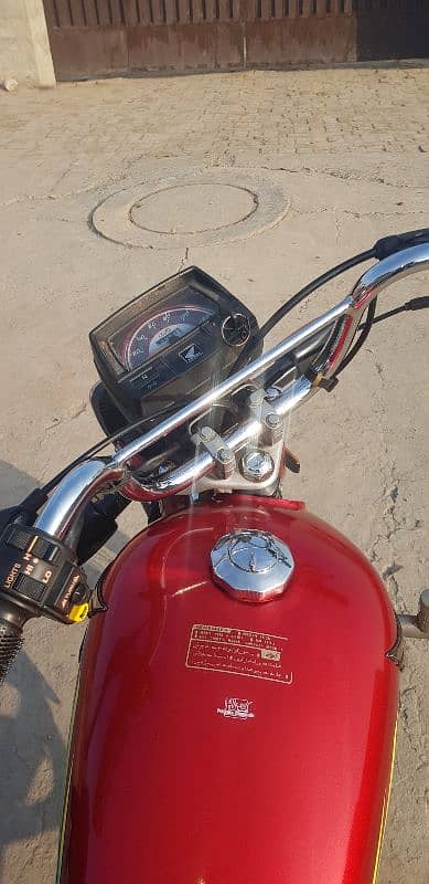 cd 70 bilkul saaf bike hn 3