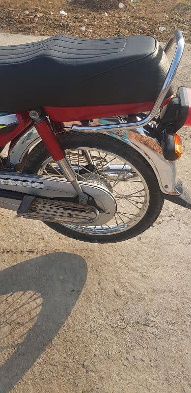 cd 70 bilkul saaf bike hn 4