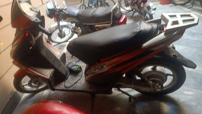 Scooty 1