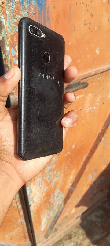 oppo 4(64) hai normal conditions hai 10/8 t 5