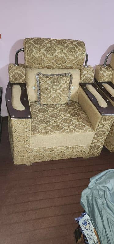 sofa set hai bilkul neya hai 3