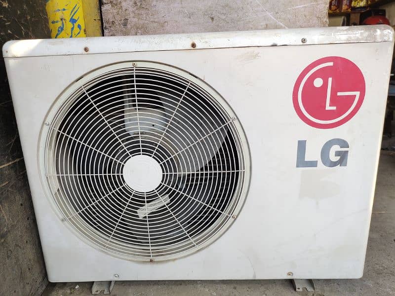 2 Ton cabbnit LG Out door only Totel janwan fresh pice 0