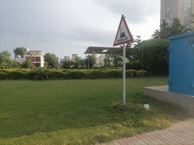 Prime Location 7 Marla Residential Plot In Only Rs. 7500000 6