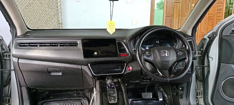 Honda Vezel 2018 11