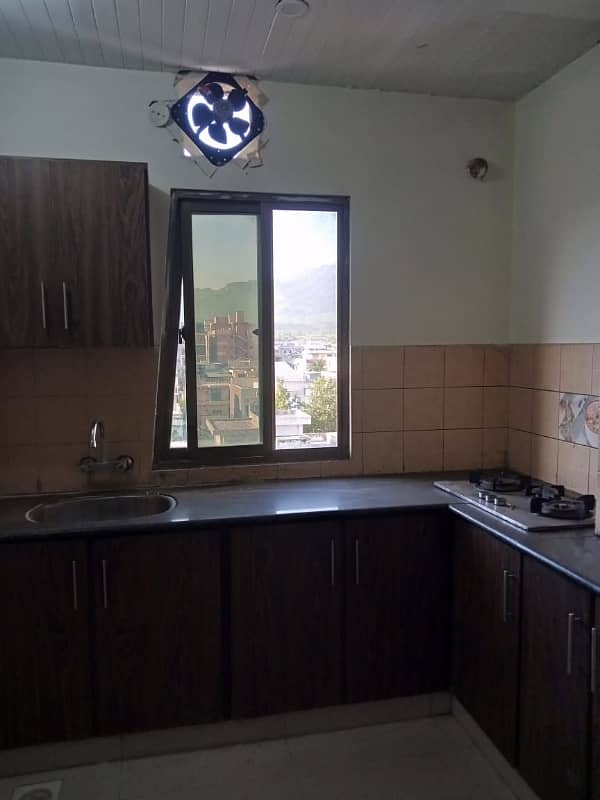 In E-11 Flat Sized 980 Square Feet For sale 8