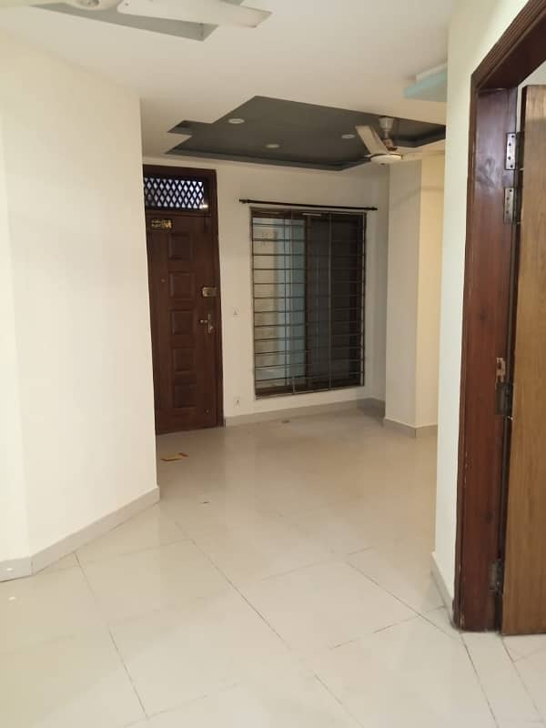 In E-11 Flat Sized 980 Square Feet For sale 9