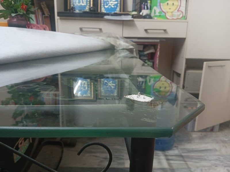 6 seater Dinning table glass top for sale 2