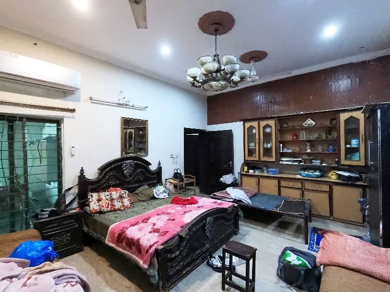 Reserve A Centrally Located Corner House In UMT Road 15