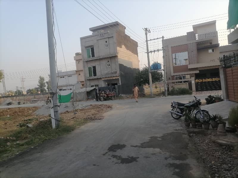 Ready To Sale A Prime Location House 5 Marla In Central Park - Block A1 Lahore 4