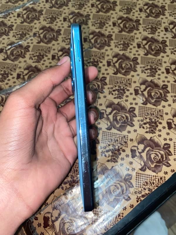 urgent sale tecno spark20 mobile new condition ma ha and warrenty ma h 2