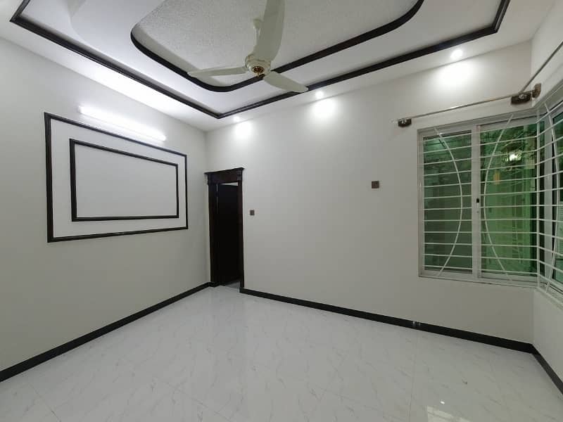 Corner House For Sale In Afshan Colony 8