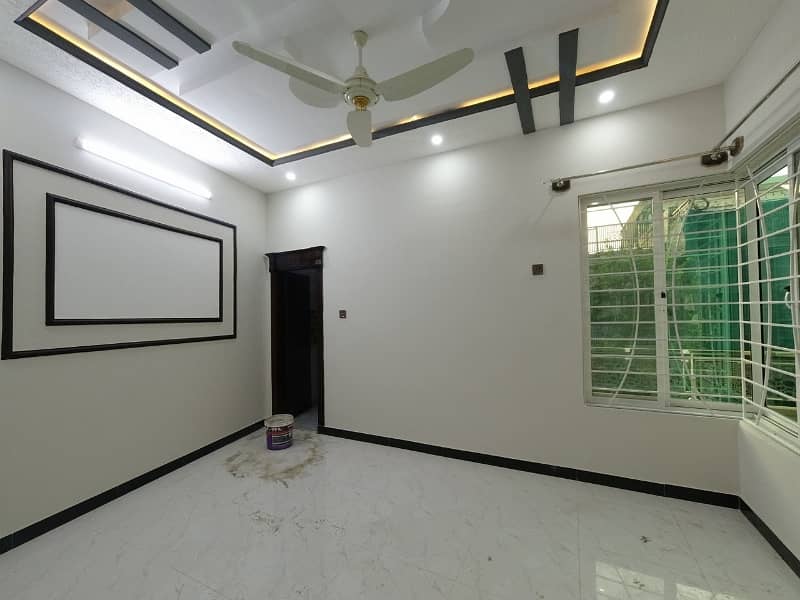 Corner House For Sale In Afshan Colony 21