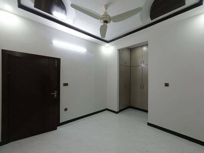 Corner House For Sale In Afshan Colony 34