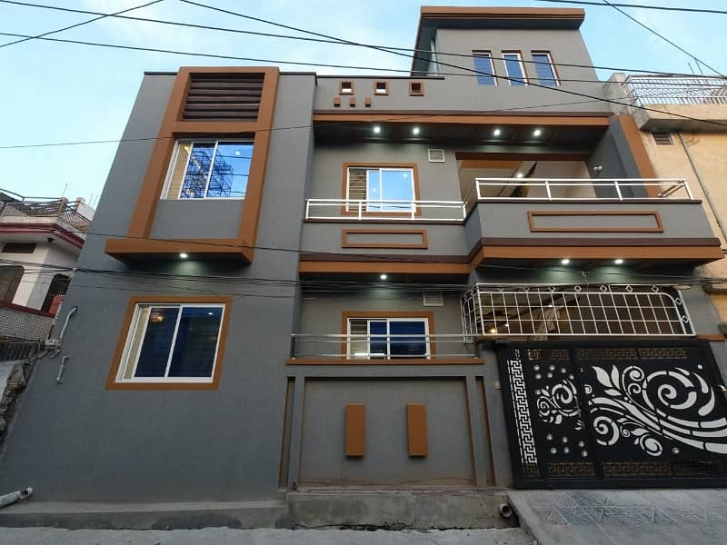 On Excellent Location House Of 5 Marla Available In Afshan Colony 0