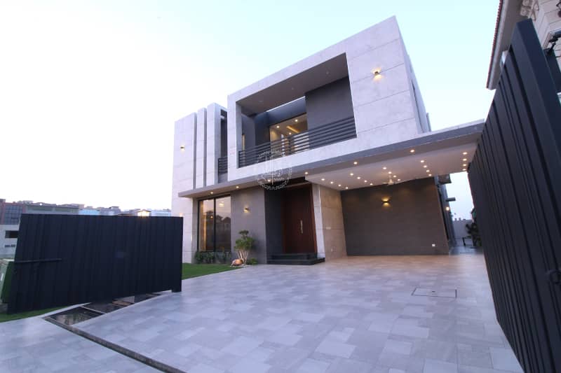 10 MARLA SLIGHTLY USED LUXURY MODERN DESIGN HOUSE FOR RENT IN DHA PHASE 6 TOP LOCATION 0