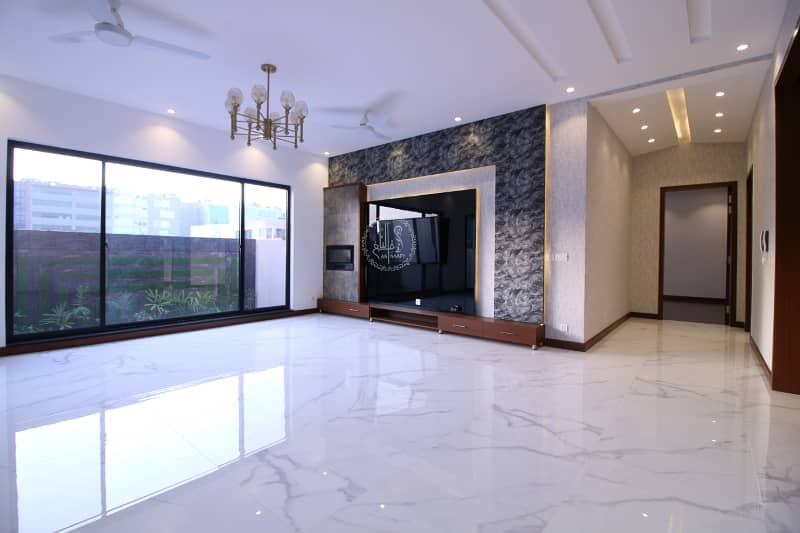 10 MARLA SLIGHTLY USED LUXURY MODERN DESIGN HOUSE FOR RENT IN DHA PHASE 6 TOP LOCATION 11