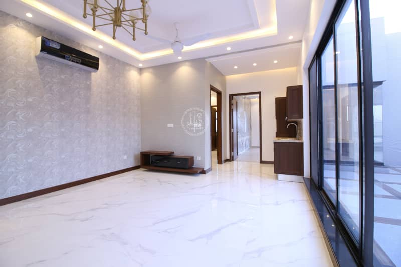 10 MARLA SLIGHTLY USED LUXURY MODERN DESIGN HOUSE FOR RENT IN DHA PHASE 6 TOP LOCATION 24