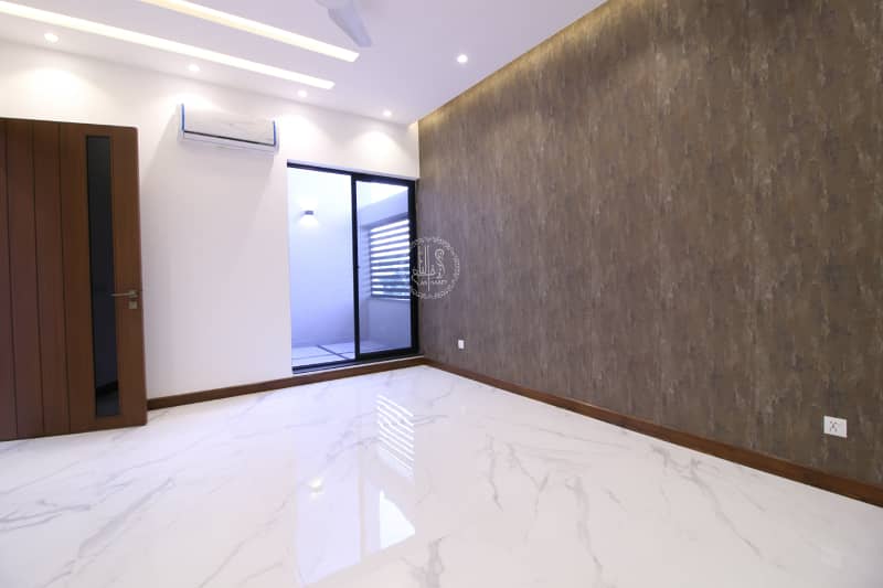 10 MARLA SLIGHTLY USED LUXURY MODERN DESIGN HOUSE FOR RENT IN DHA PHASE 6 TOP LOCATION 27