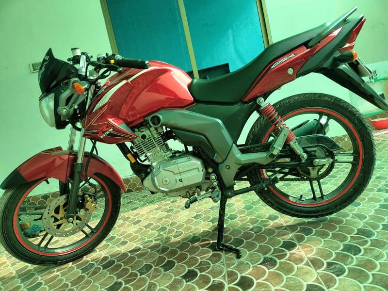 Suzuki gsx 125 bike 5