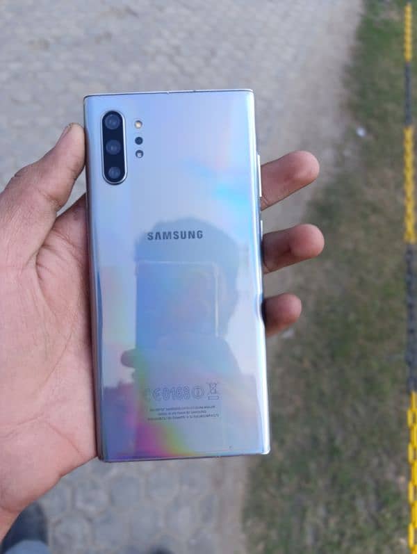 Samsung note 10 plus 5g 12 GB ram 256 memory 9