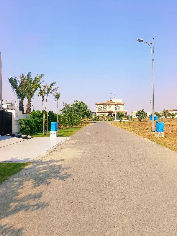 10 MARLA FACING PARK PLOT FOR SALE IN DHA PH-7 2