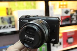 Canon M200 +15-45mm Lens (4k Camera)