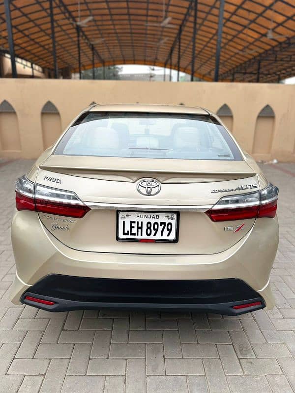 Toyota Corolla Altis 2015 1