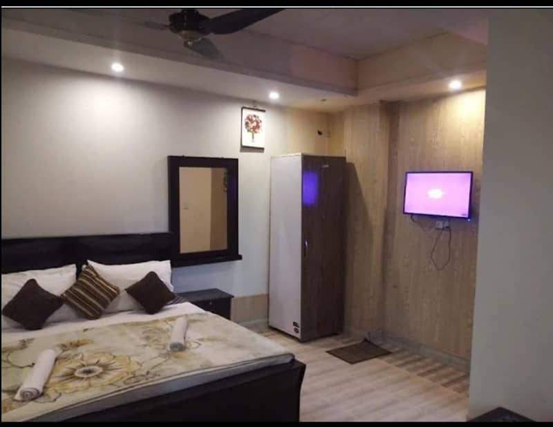 single bed room 2500 & double bed 3500 &weekly room available 1