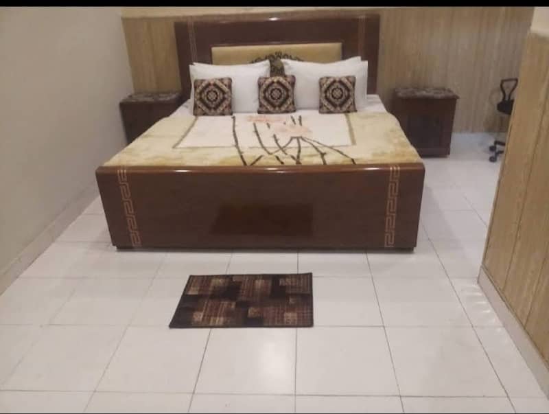 single bed room 2500 & double bed 3500 &weekly room available 4