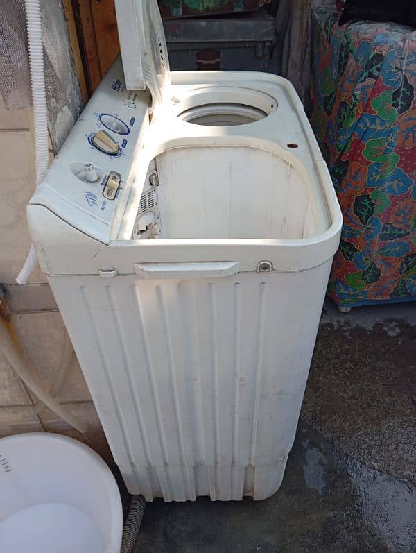 Haier 10kg Twin Tub Washing Machine HWM-100AS 3