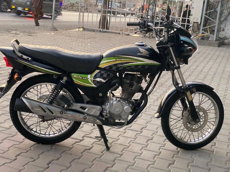 Honda 125CC deluxe 2