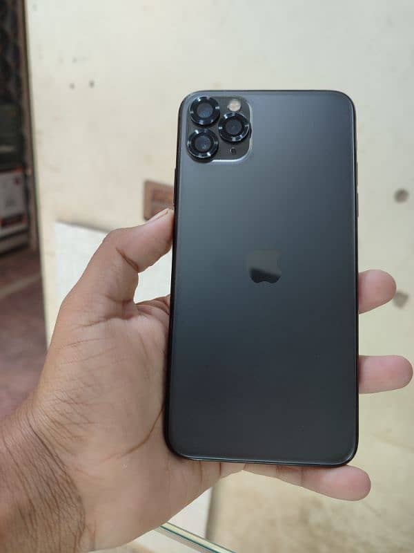 iPhone 11 pro max 256gb pta approved 0